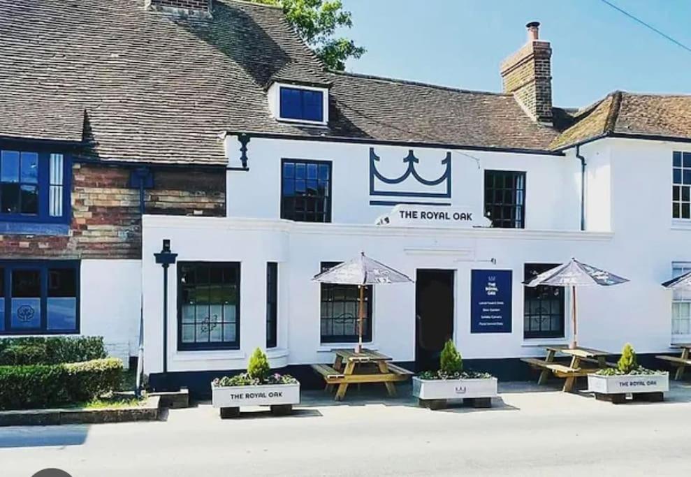 Beautiful Renovated Cottage In Mersham Ashford Kent ภายนอก รูปภาพ